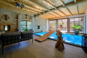 Séjour de LUXE pour couple avec PISCINE INTÉRIEURE terrasse et SPA privatif
